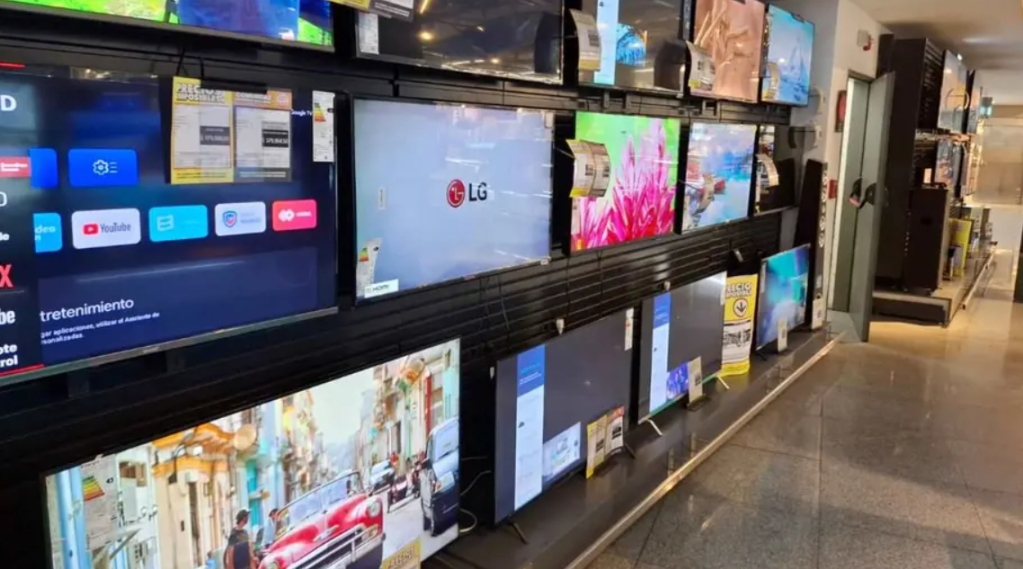 Carrefour y Coto lanzan fuertes descuentos en televisores 