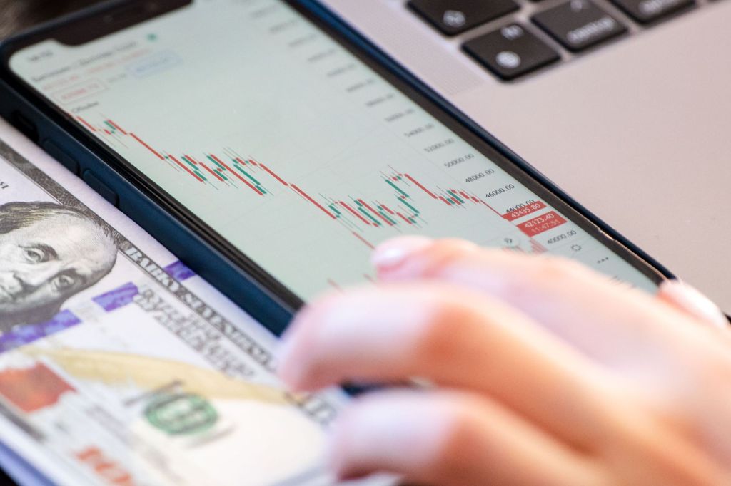 Activos argentinos rebotan: ADRs ganan 3% y el riesgo país cede&nbsp;terreno